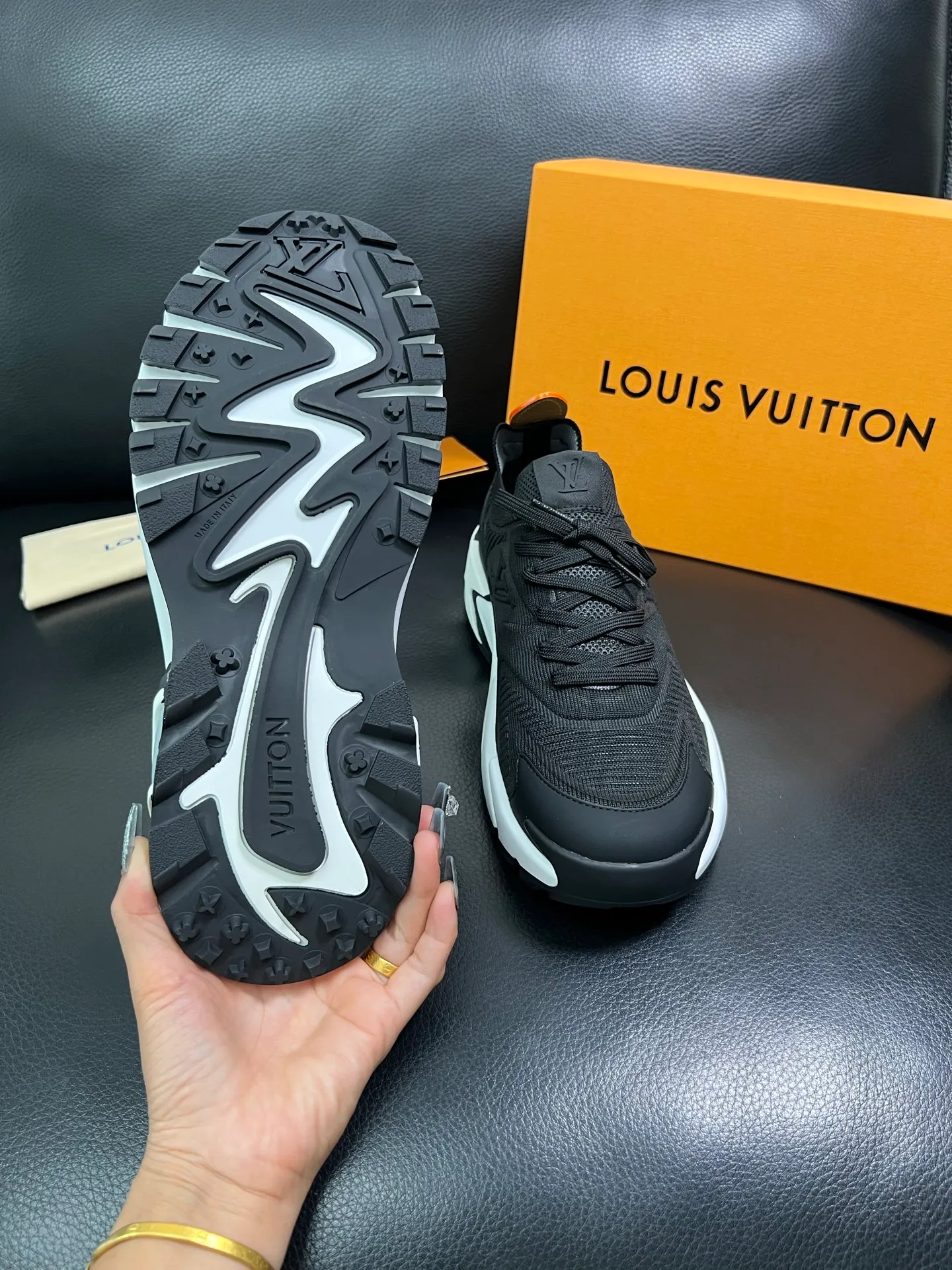 Men's shoes 💰660 Lv top purchasing Louis Vuitton Leather Shoes Counter Synchronization, imported fly woven fabrics from Italy, imported water-dyed cowhide lining, soles: original soles specially provided by the original factory, original factory follow-up orders, high quality, welcome to compare, code number 39-44 (custom-made 45) 85887